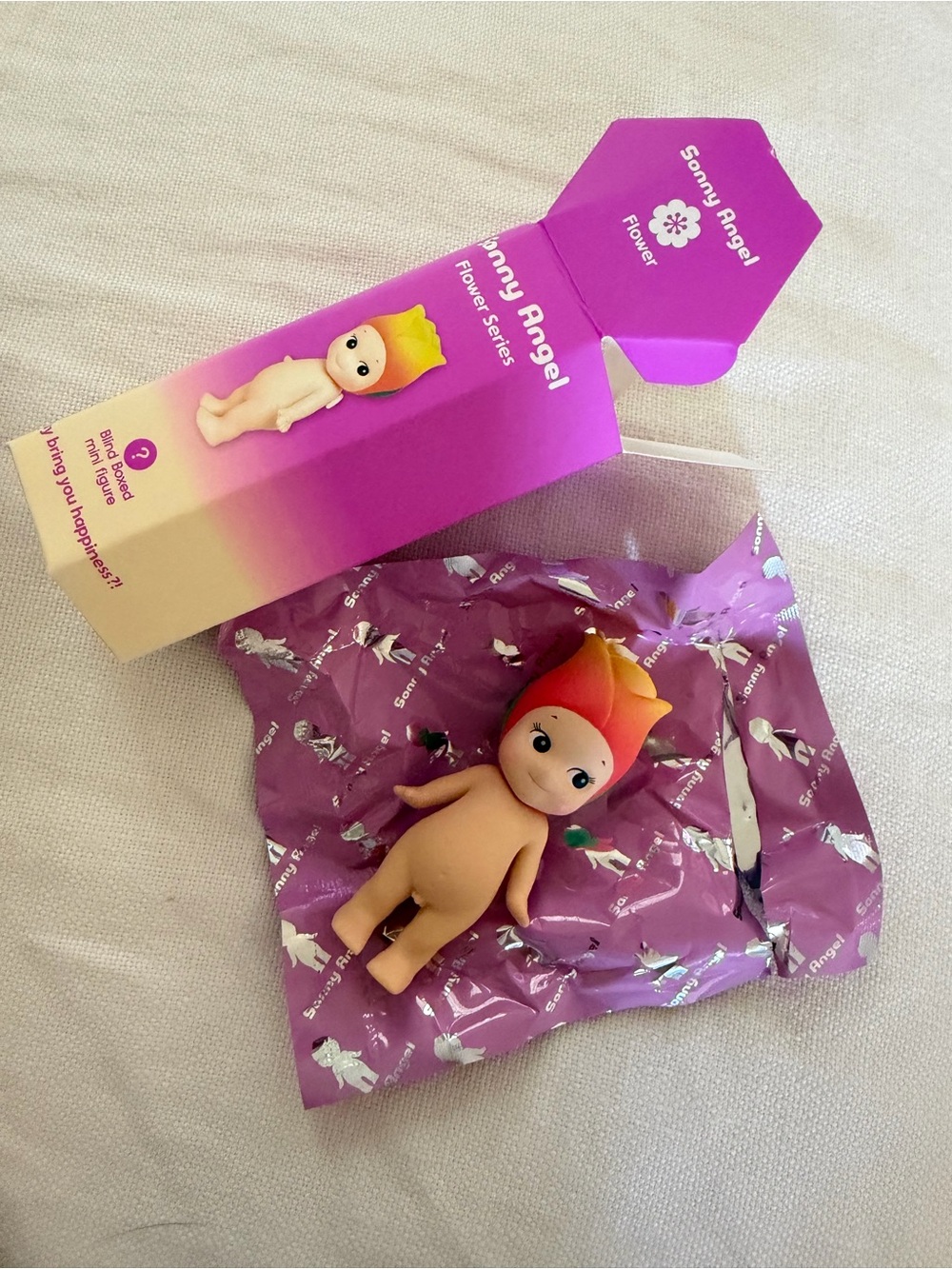 Authentic tulip Sonny Angel mini figure